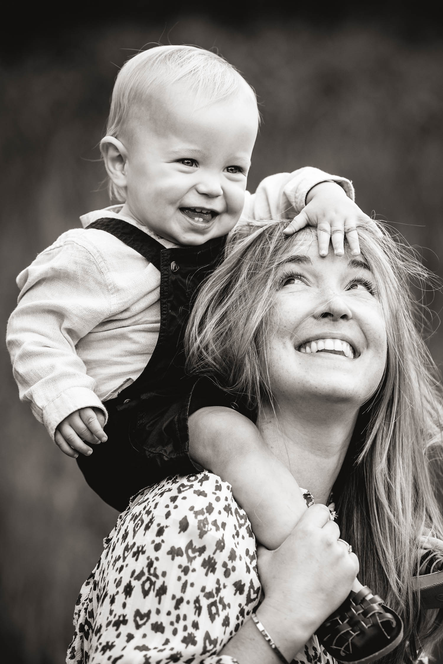 Generationen Fotoshooting mit Grossmutter, Mutter und Sohn
